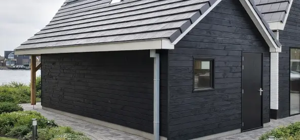 Tuinhuis met overkapping