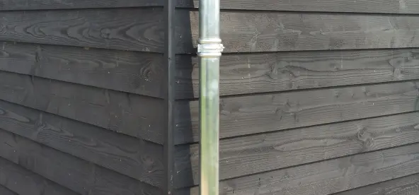 Houten kapschuur met inpandige luifel.05