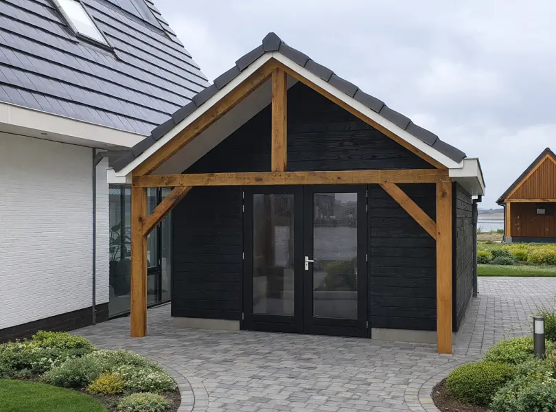 Tuinhuis met overkapping1