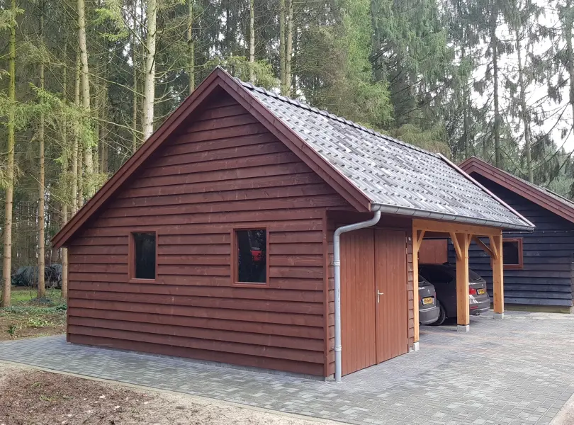 Houten kapschuur met carport.01